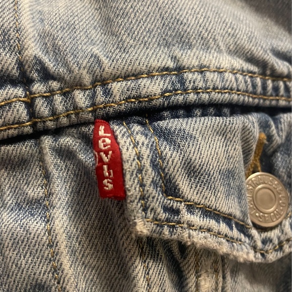 Levis Jacket - Picture 2 of 2